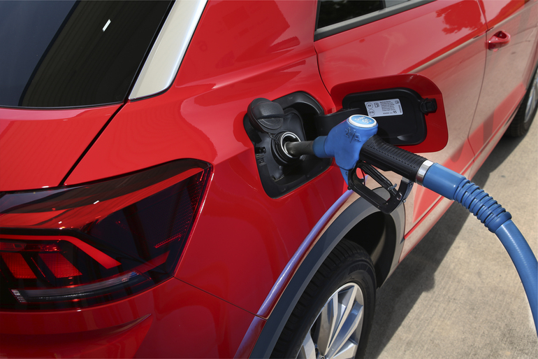 Kraftstoffkosten  - Benzin so teuer wie zur Sommer-Reisezeit 