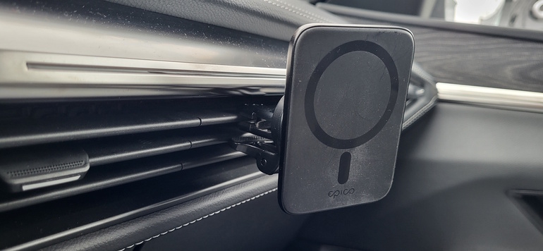 Handyhalterungen für das Auto  - Gut im Blick und bald geladen 