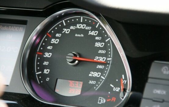 Studie zum Real-Tempo auf Autobahnen  - Die meisten fahren Richtgeschwindigkeit 