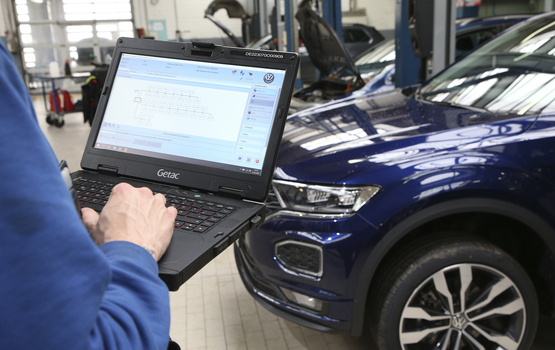 Probleme mit Infotainment und Co.   - Junge Autos oft mit Software-Schwächen  