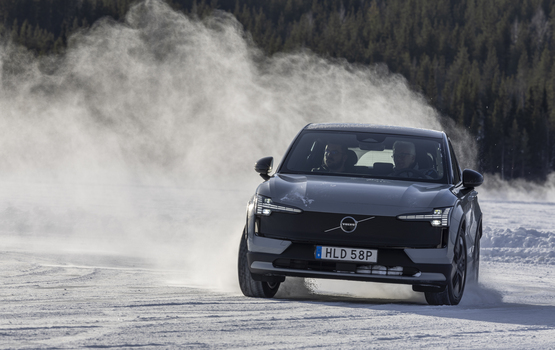 Fahrbericht: Volvo EX30 Cross Country  - Wenn die Straße auf gefrorenem Wasser liegt 