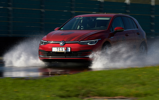 ADAC Sommerreifentest 2025 - Reifen-Duell mit Überraschungen