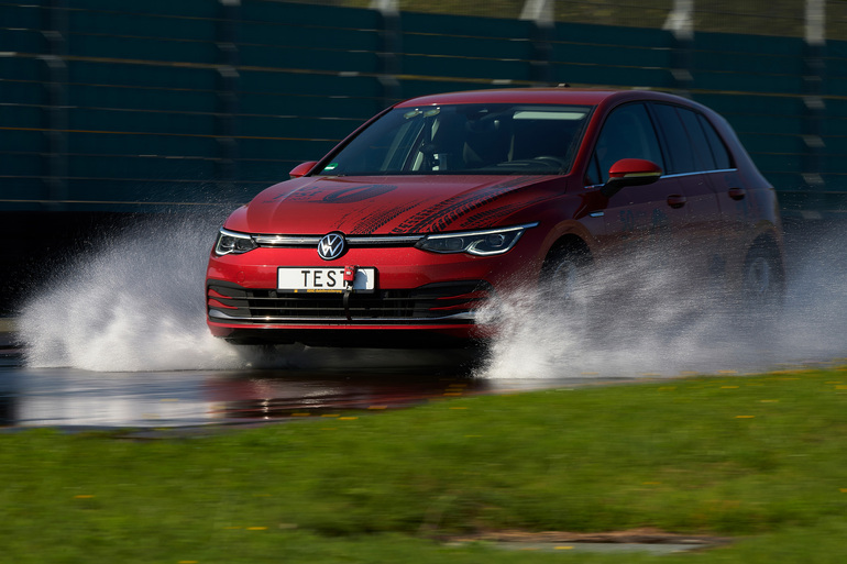 ADAC Sommerreifentest 2025 - Reifen-Duell mit Überraschungen