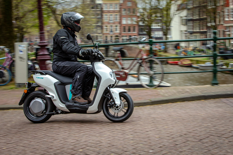 Grünes Kennzeichen für Mopeds ab März - Neue Farbe, neue Pflicht