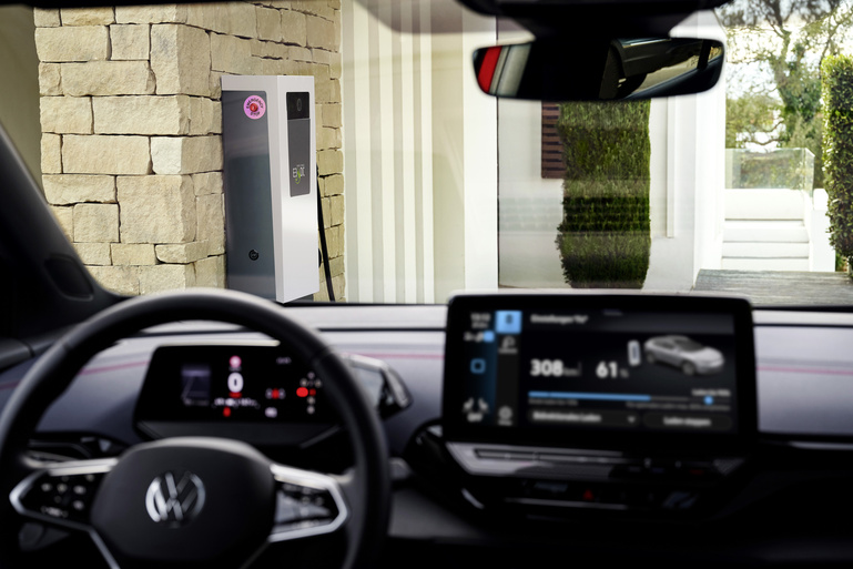 Bidirektionales Laden   - Jedes zweite E-Auto speist bald zurück  