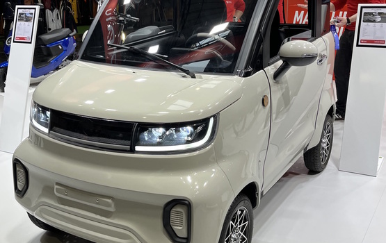 Micrcocar Niumm 500 - E-Auto mit Roller-Technik