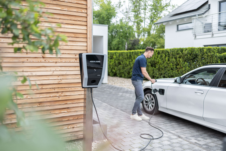 Studie zu Vehicle-to-Grid-Funktion - E-Autos als Geldquelle