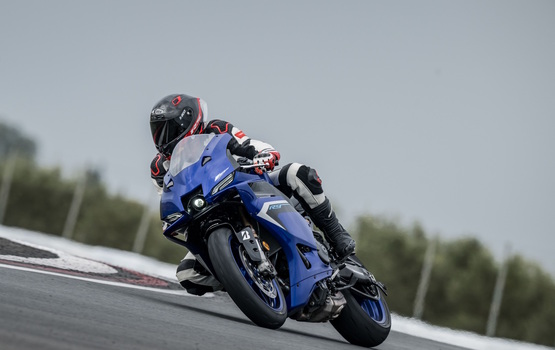 Fahrbericht: Yamaha R9 - Sportlicher Dreizack