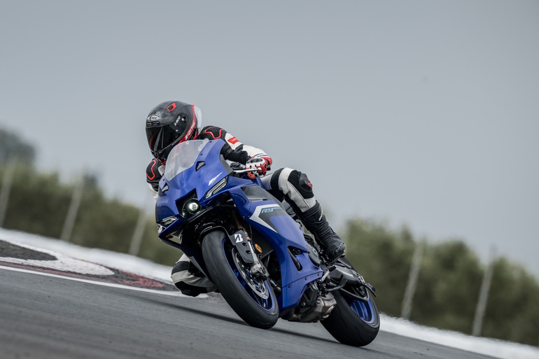 Fahrbericht: Yamaha R9 - Sportlicher Dreizack
