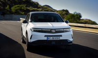 Fahrbericht: Opel Grandland Plug-in-Hybrid  - Blitz mit Stromstoß 