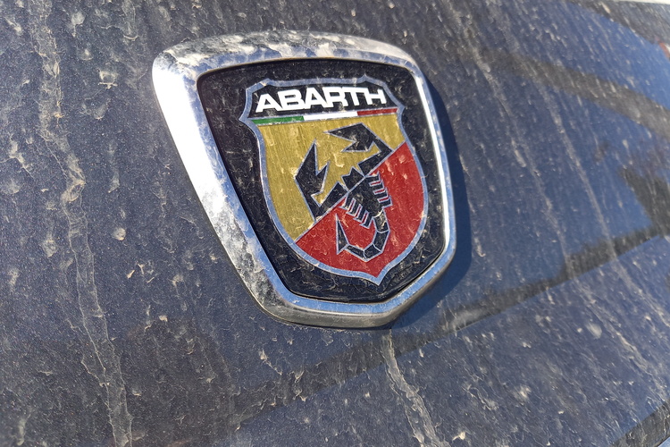 Saharastaub entfernen   - Vorsicht vor Schmirgeleffekt  