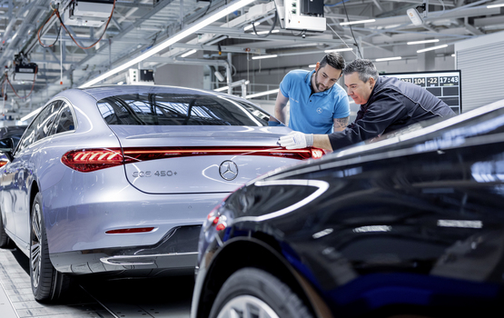 Pkw-Handelsbilanz  - Mehr Exporte, weniger Einfuhren 