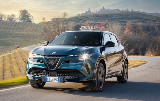 Fahrbericht: Alfa Romeo Junior Ibrida Q4 - Volt Ihr Allrad?