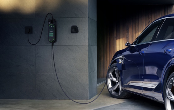 Netzdienliches Laden von E-Autos - Pilotprojekt mit Audi zeigt smarte Lösung