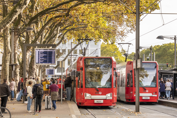 Nutzeranstieg bei Linienverkehr - Deutschlandticket zieht
