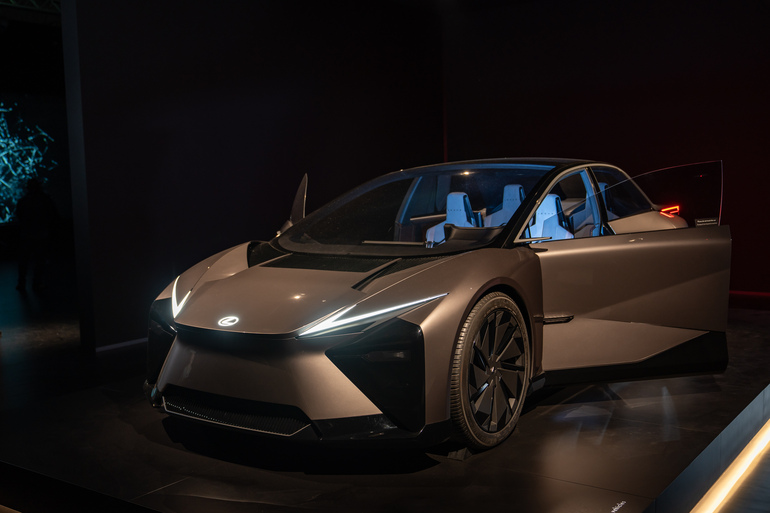 Lexus auf der Mailand Design Week  - Auf den Flügeln des Schmetterlings 