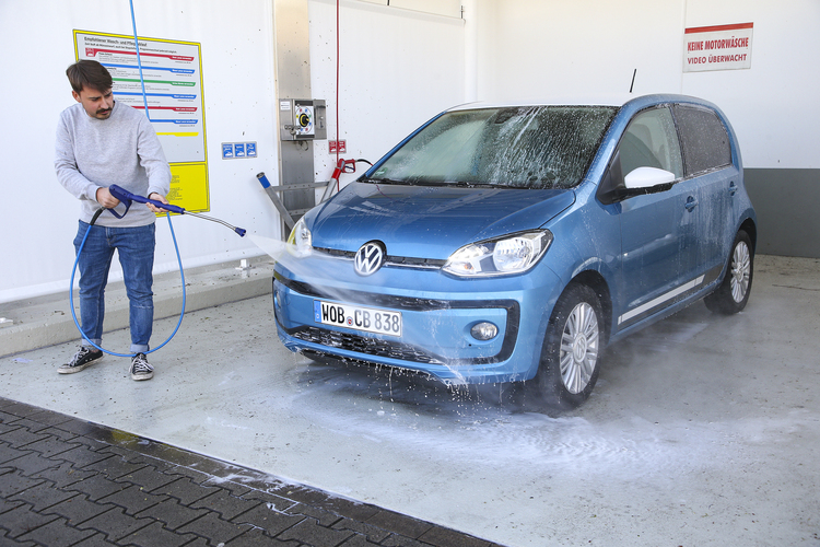 Tipp: Autowäsche zum Frühling   - Runter mit dem Restsalz 