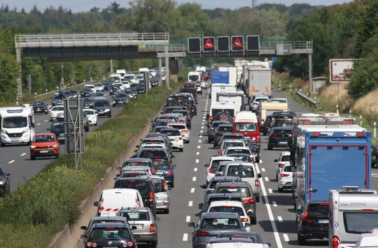 Stauprognose: Ferienende sorgt für volle Autobahnen