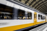 Unterwegs und doch verbunden - die digitale Unterhaltung im Autozeitalter