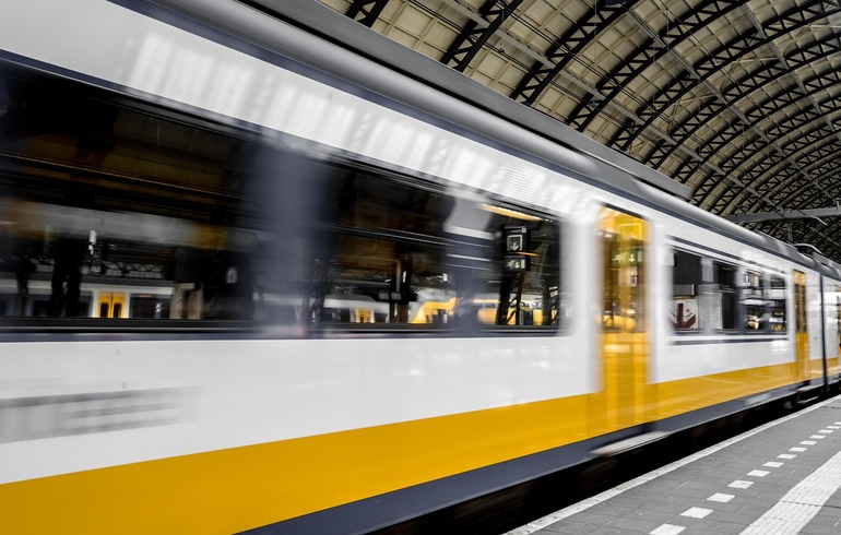 Unterwegs und doch verbunden - die digitale Unterhaltung im Autozeitalter
