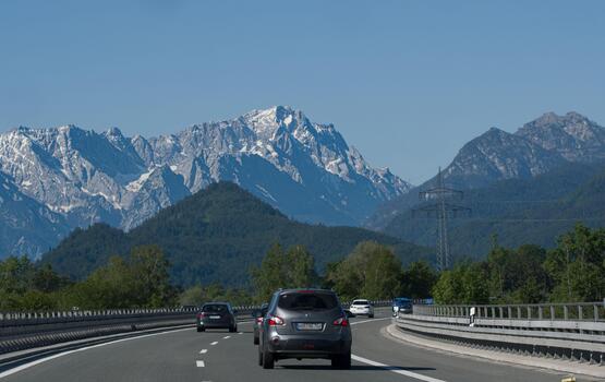 Mit dem Auto über die Grenze: Was bei Fahrten in die Schweiz wirklich vorbereitet werden sollte
